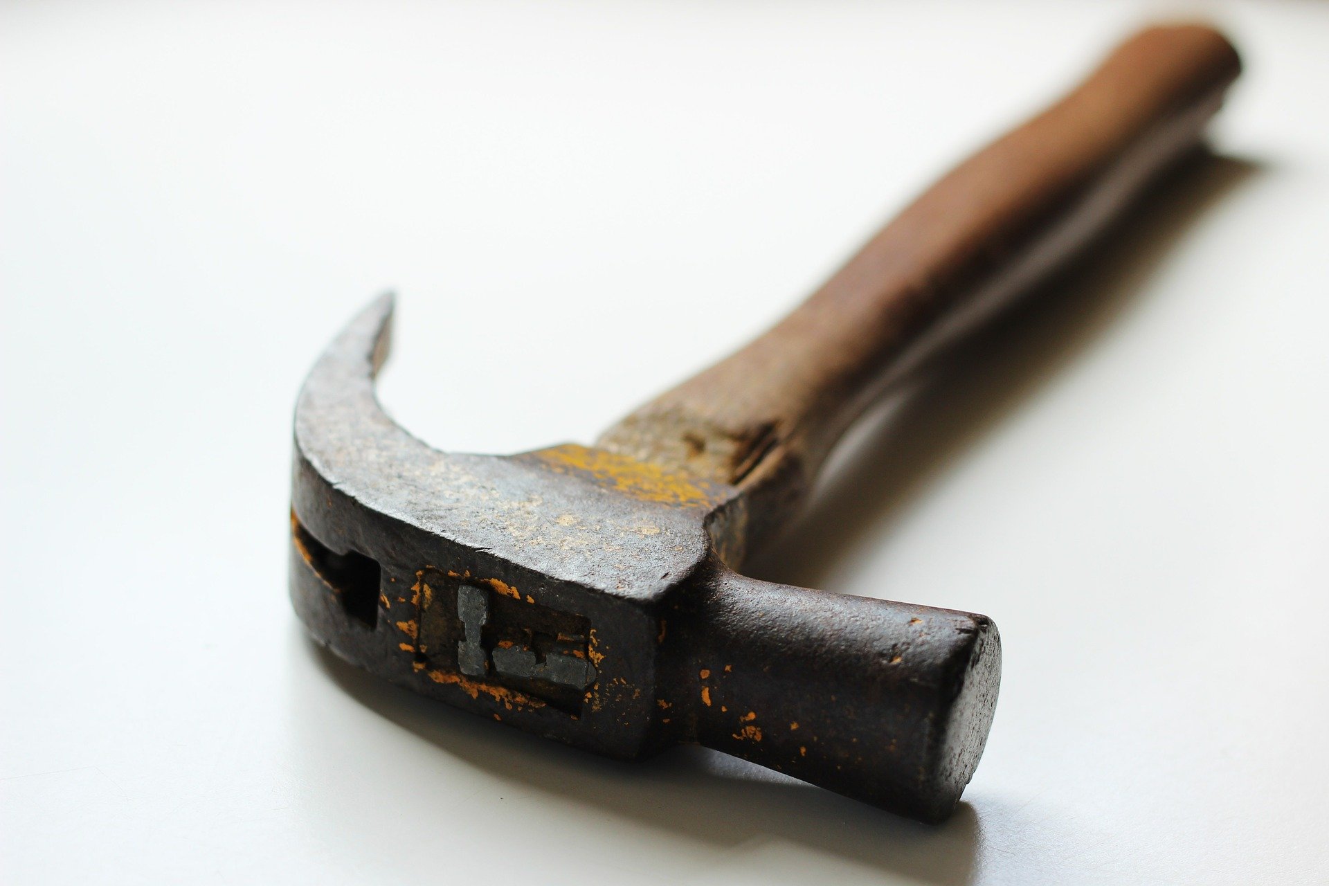 hammer-451987_1920